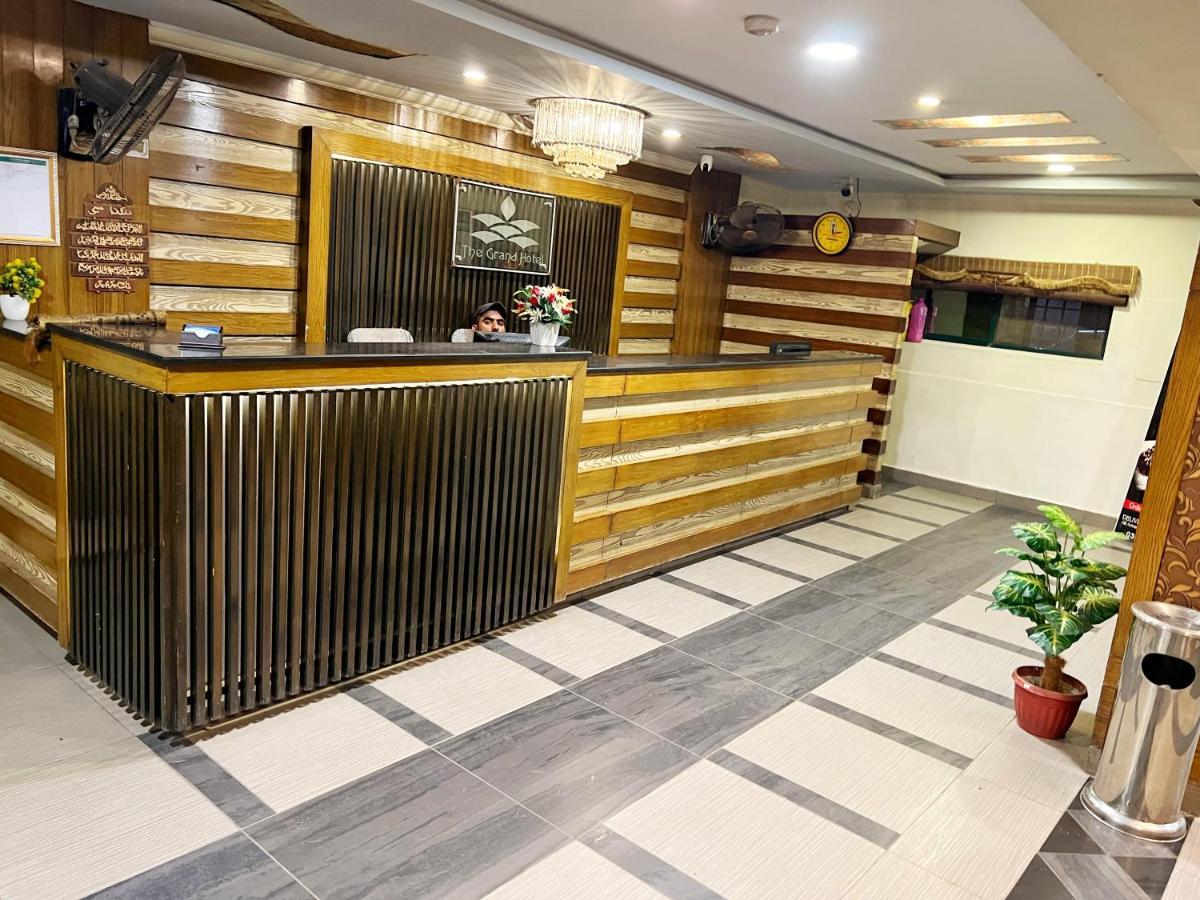 Hotel Мултан Екстериор снимка