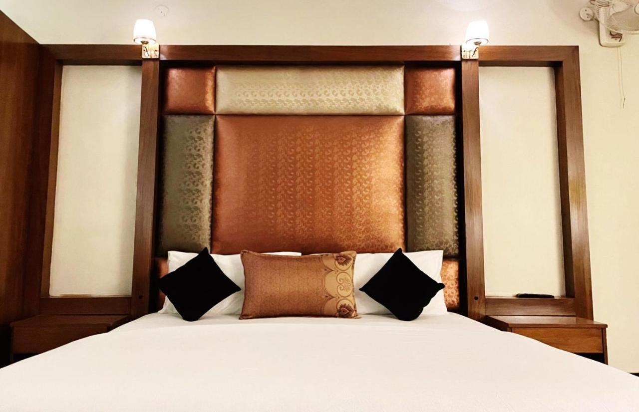 Hotel Мултан Екстериор снимка