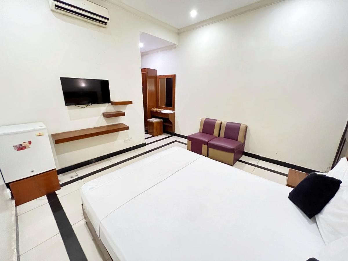 Hotel Мултан Екстериор снимка