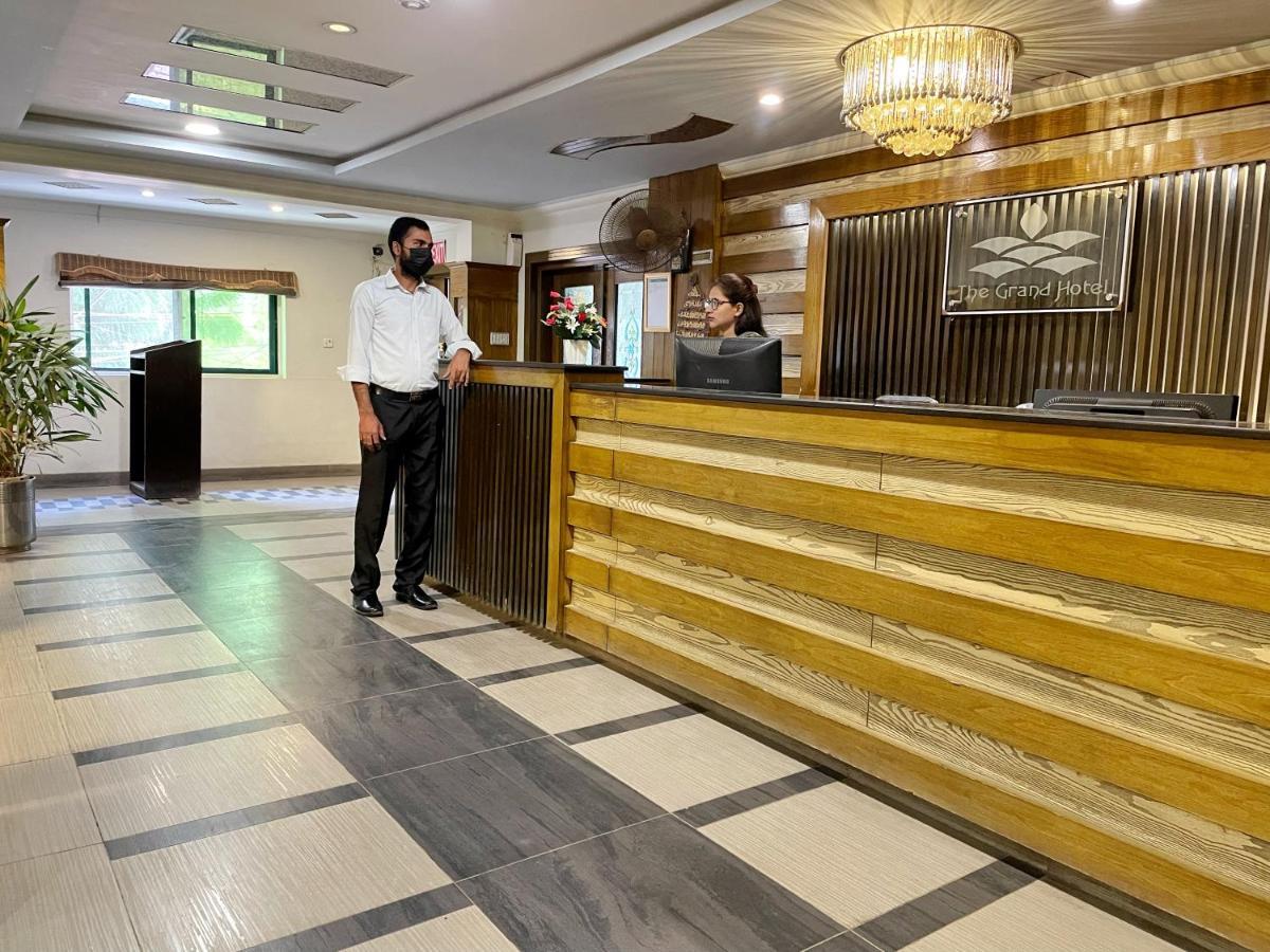 Hotel Мултан Екстериор снимка