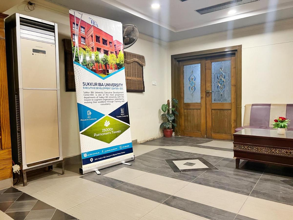 Hotel Мултан Екстериор снимка