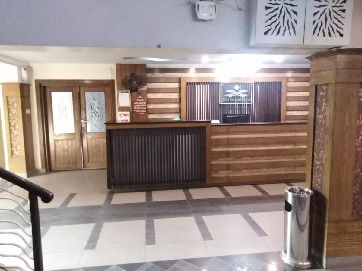 Hotel Мултан Екстериор снимка