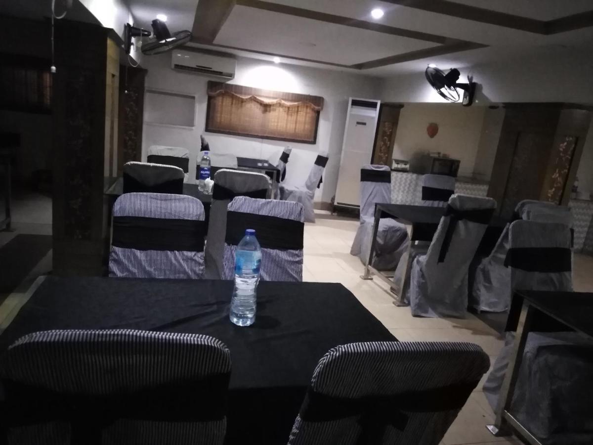 Hotel Мултан Екстериор снимка