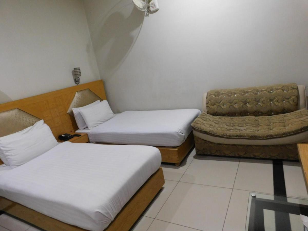 Hotel Мултан Екстериор снимка